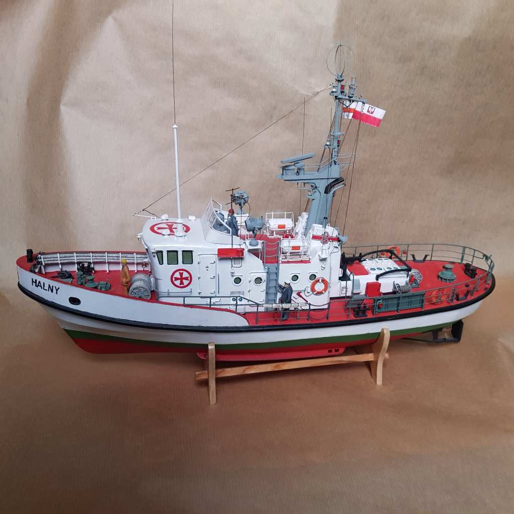 1:50 Polish rescue tug "Halny" by Pawel