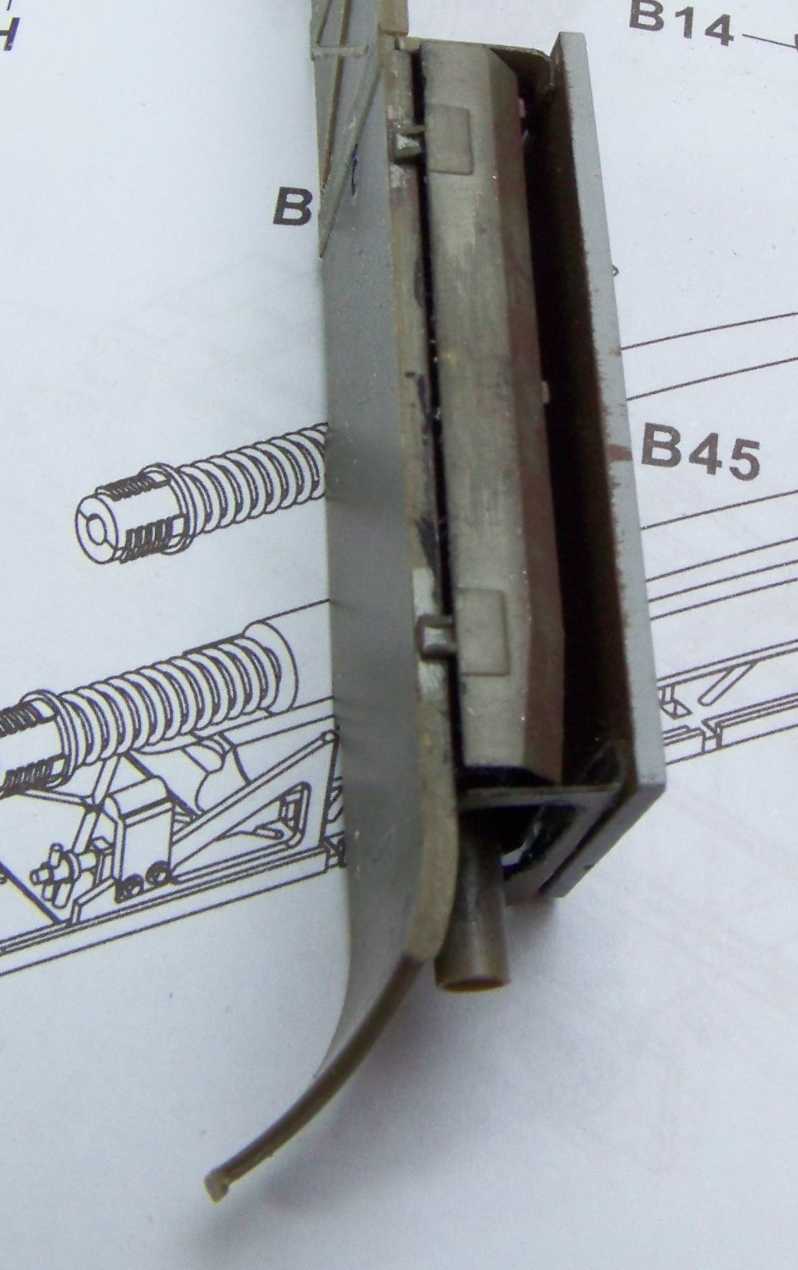 1:35 M42A1 Duster - rear fender