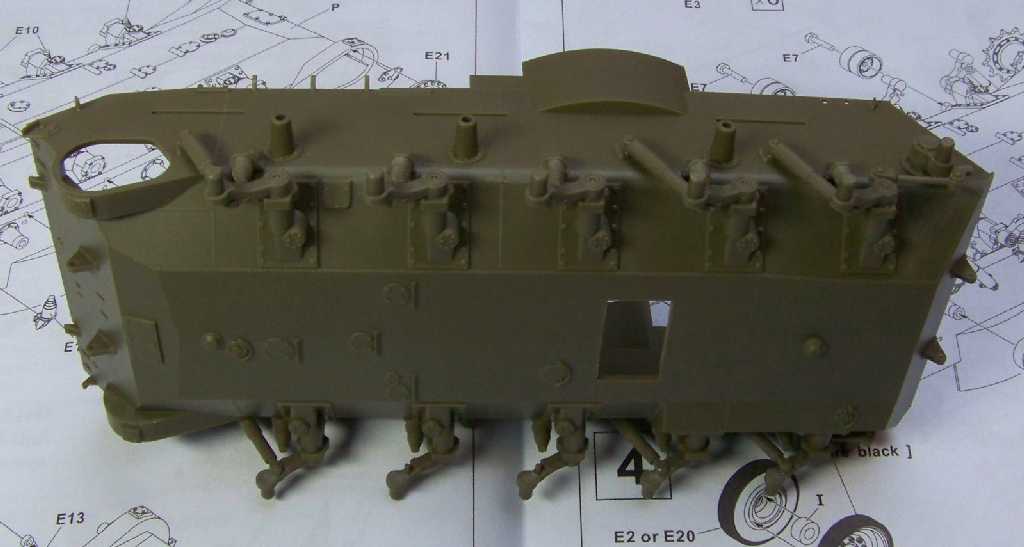 1:35 M42A1 Duster lower hull & wheel suspension